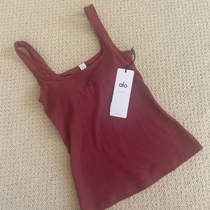 NWT Alo Yoga Ribbed Minimalist Tank in Mars Clay